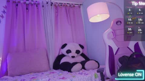 nahomy 2308 online show from April 8, 2026, 11:32 am