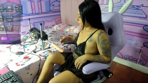 Snapshot of nahomy_ember chatting on October 7, 2025, 11:40 am nahomy online show from October 7, 2025, 11:40 am