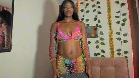 Snapshot of nahomy_smiiths chatting on May 21, 2026, 9:33 pm Nahomy online show from May 21, 2026, 9:33 pm