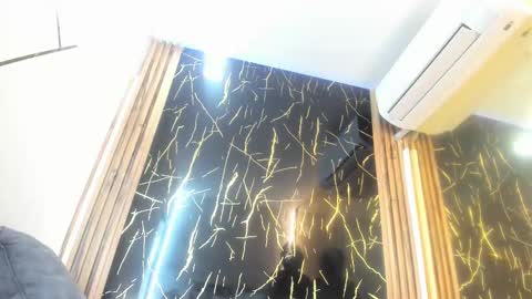 nahomy_smith23_aws online show from October 6, 2025, 9:45 pm