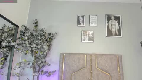 nahomycarterr online show from November 3, 2025, 7:37 pm