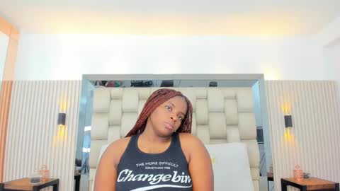 Nahomye online show from November 6, 2025, 2:56 am