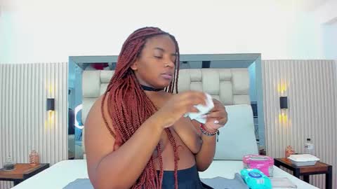 Nahomye online show from November 12, 2025, 3:07 am