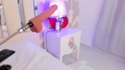 Nahomy Roberts online show from February 23, 2026, 12:02 pm