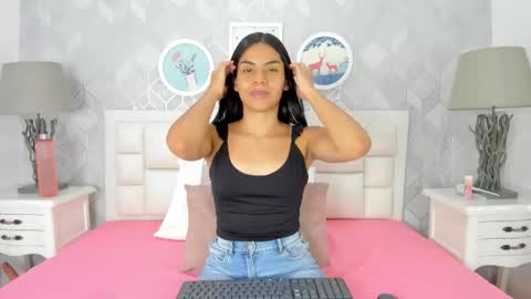 naia_cox online show from October 25, 2025, 3:47 am