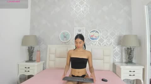 naia_cox online show from December 21, 2025, 3:46 am