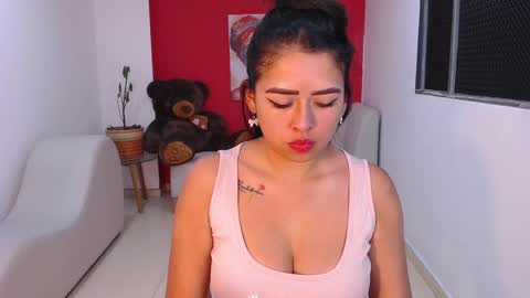 naia_sweetsex online show from September 28, 2025, 4:45 pm