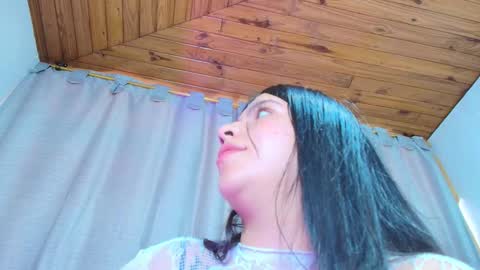 Naia x online show from September 29, 2025, 7:40 pm