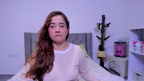 Natalia Flores online show from February 12, 2026, 10:38 pm
