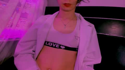 Snapshot of najimi_uwu chatting on October 21, 2025, 8:31 pm NAJI online show from October 21, 2025, 8:31 pm