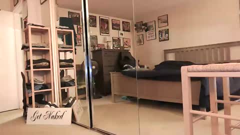 nakedmonkey online show from March 8, 2026, 3:10 am