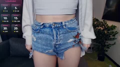 Kate online show from December 14, 2025, 1:05 pm