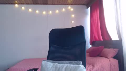 Snapshot of nala_foster chatting on December 8, 2024, 2:52 pm Nala online show from December 8, 2024, 2:52 pm