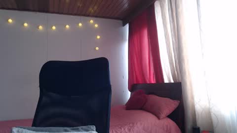 Snapshot of nala_foster chatting on December 15, 2024, 2:59 pm Nala online show from December 15, 2024, 2:59 pm