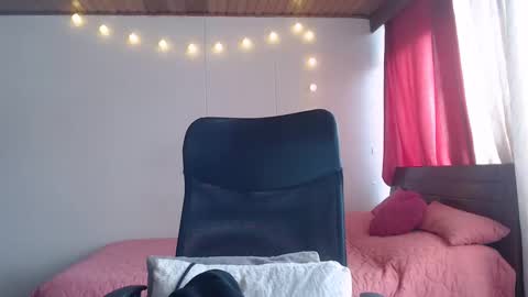 Snapshot of nala_foster chatting on December 18, 2024, 7:52 pm Nala online show from December 18, 2024, 7:52 pm