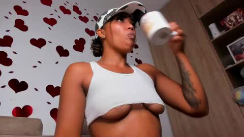 Snapshot of nala_grey chatting on April 22, 2026, 12:18 pm Nala Grey online show from April 22, 2026, 12:18 pm