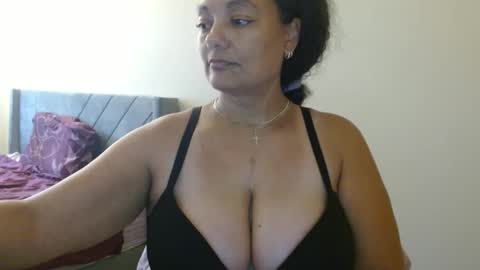 Snapshot of nala_thickk chatting on December 15, 2024, 7:10 pm Nala Thickk online show from December 15, 2024, 7:10 pm