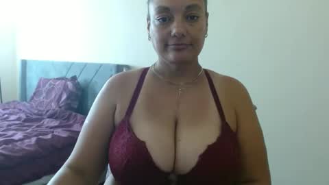 Snapshot of nala_thickk chatting on December 22, 2024, 5:53 pm Nala Thickk online show from December 22, 2024, 5:53 pm