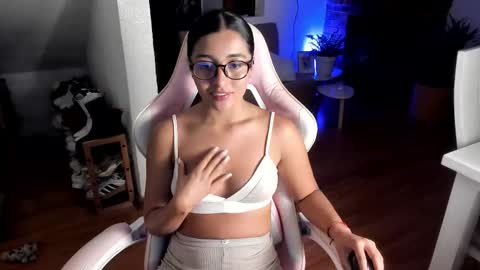 Snapshot of nalarosee_12 chatting on November 3, 2025, 2:24 am Nala online show from November 3, 2025, 2:24 am