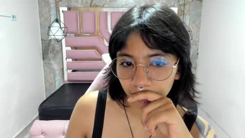 nami_usagi online show from December 7, 2024, 10:56 am