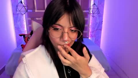 nami_usagi online show from December 12, 2024, 2:55 pm