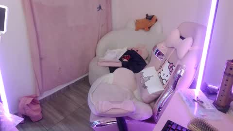 nami_usagi online show from October 2, 2025, 1:29 pm