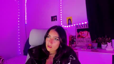 nami_white online show from October 4, 2025, 4:32 am