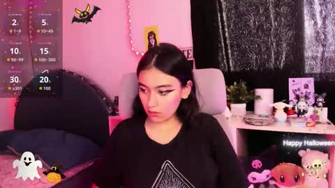 nami_white online show from November 1, 2025, 5:48 pm