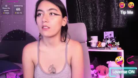 nami_white online show from November 5, 2025, 1:33 pm