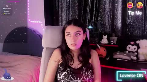 nami_white online show from November 13, 2025, 3:00 pm