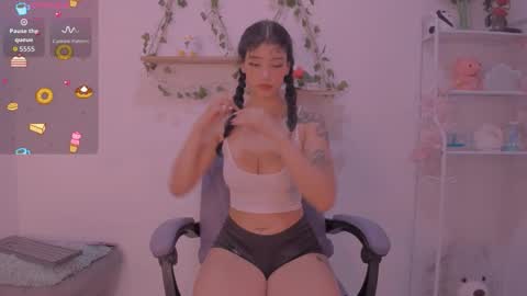 Snapshot of namibergman_ chatting on November 5, 2025, 11:27 pm N A M I - OF namibergmant online show from November 5, 2025, 11:27 pm