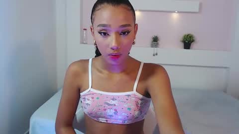 Snapshot of namoismith chatting on December 24, 2024, 3:38 am Namoi Smith online show from December 24, 2024, 3:38 am