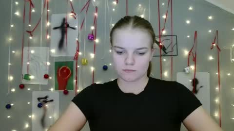 Nana online show from November 6, 2025, 8:15 am