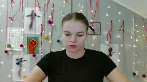 Nana online show from November 24, 2025, 9:09 am