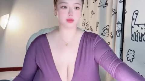 nanabigbobo online show from October 12, 2025, 4:50 pm