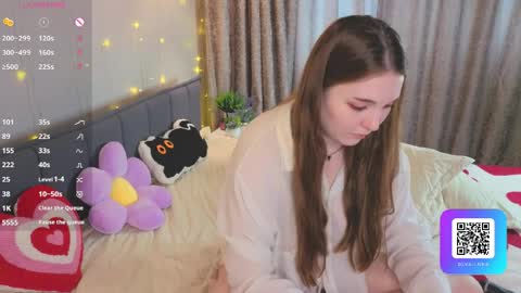 Luna online show from April 19, 2026, 5:07 am