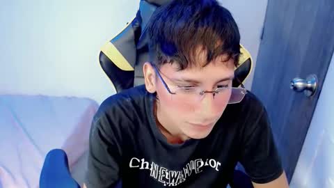 Snapshot of nani_big chatting on November 8, 2025, 3:56 pm NANI online show from November 8, 2025, 3:56 pm