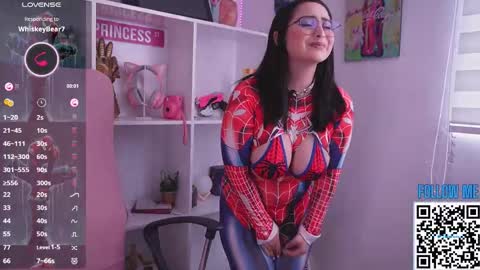 ELLA online show from October 31, 2025, 8:32 pm