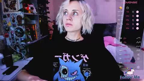 Snapshot of nanitamoore chatting on October 18, 2025, 8:53 pm Monday-Friday 12-4 AM and 6-9 AM New York time online show from October 18, 2025, 8:53 pm