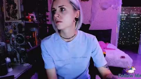 Snapshot of nanitamoore chatting on November 1, 2025, 8:11 pm Monday-Friday 12-4 AM and 6-9 AM New York time online show from November 1, 2025, 8:11 pm