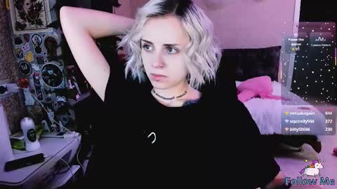 Snapshot of nanitamoore chatting on November 7, 2025, 9:15 pm Monday-Friday 12-4 AM and 6-9 AM New York time online show from November 7, 2025, 9:15 pm