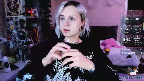 Snapshot of nanitamoore chatting on November 12, 2025, 8:41 pm Monday-Friday 12-4 AM and 6-9 AM New York time online show from November 12, 2025, 8:41 pm