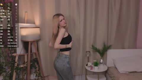 Snapshot of nannetteterrill chatting on April 15, 2026, 6:31 am nannetteterrill online show from April 15, 2026, 6:31 am