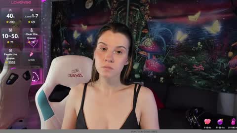 NansyCharm online show from December 10, 2024, 8:19 am