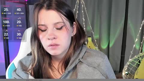 NansyCharm online show from December 24, 2024, 9:17 am