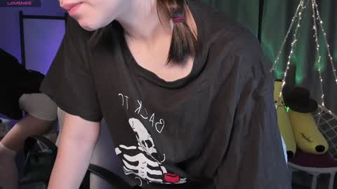 NansyCharm online show from December 30, 2024, 4:42 am