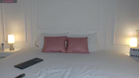 nany_model25 online show from February 18, 2026, 9:55 pm