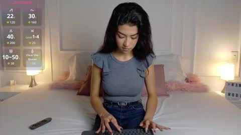 nany_model25 online show from February 25, 2026, 9:35 pm