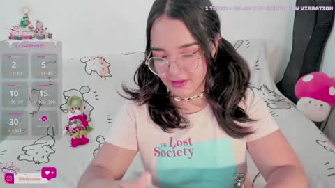 Snapshot of naoko_uwu chatting on December 10, 2024, 3:01 pm Naoko online show from December 10, 2024, 3:01 pm