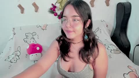 Snapshot of naoko_uwu chatting on December 16, 2024, 4:02 am Naoko online show from December 16, 2024, 4:02 am